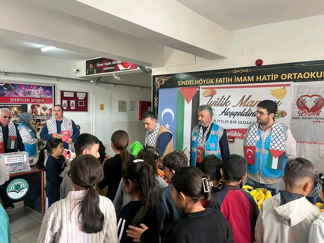 Develi’de Filistinli Çocuklar İçin “İyilik Manavı” Etkinliği Düzenlendi (1)
