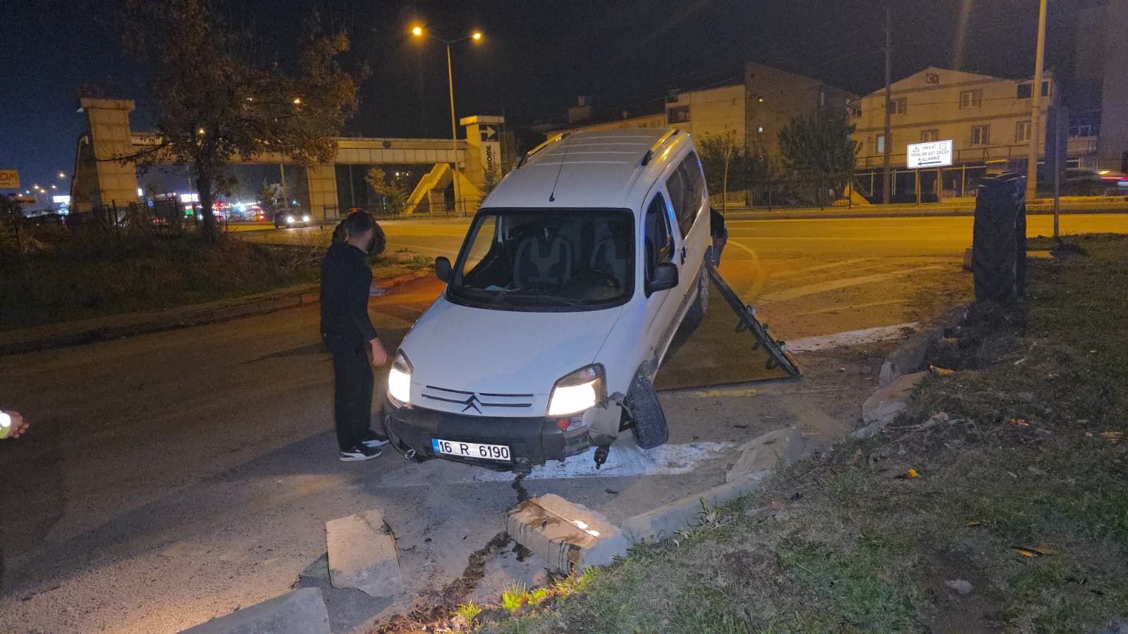 Ehliyetsiz Sürücü Kazayla Yakalandı