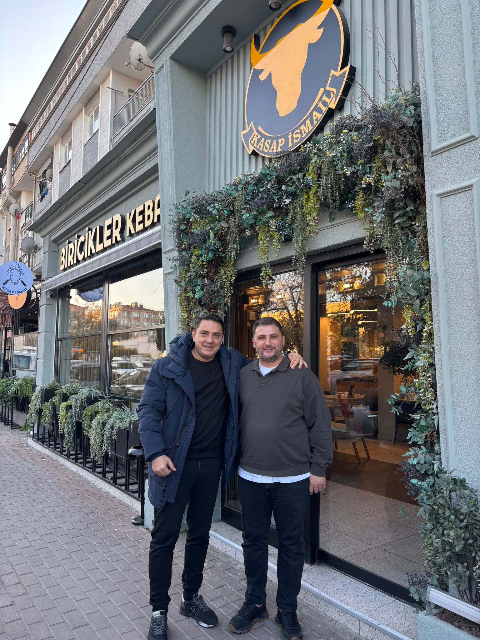 Eski Futbolcu Okan Koç’tan İnegöl’de Biricikler Kebap’a Tam Not! (1)