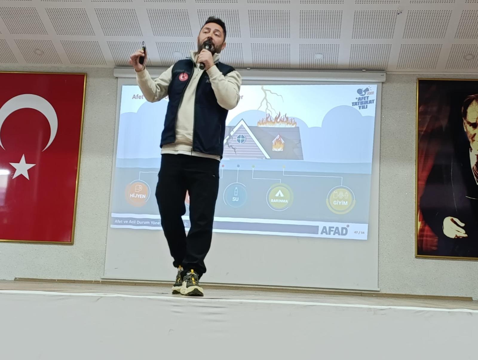 Eskişehir’de Afad Ekipleri, Lise Öğrencilerine Afet Ve Yangın Farkındalık Eğitimi Verdi (1)