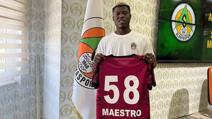 Fenerbahçe’nin İlk Transferi Yolda! Tedesco Maestro'ya Hayran (1)