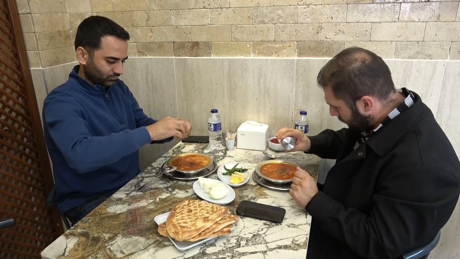 Gaziantep'te Grip Olanlar Iyileşmek Için Beyran Içiyor (1)