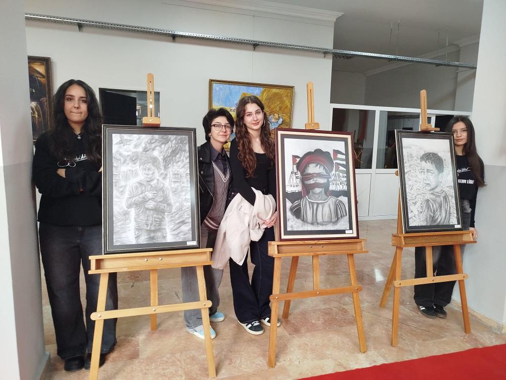 Gazzeli Çocukların Acısını Resmetti! (1)