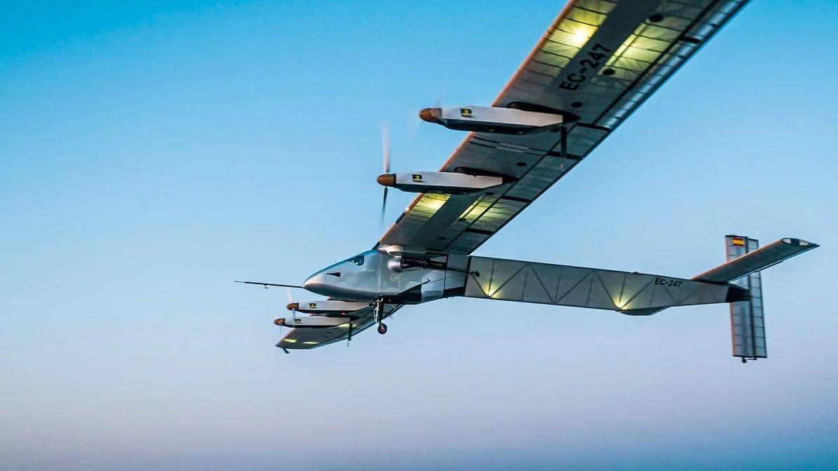 ABD Donanması’ndan Teknoloji Hamlesi! 3 Ay Havada Kalabilen Güneş Enerjili Dron Uçan 5G Üssüne Dönüşüyor-1