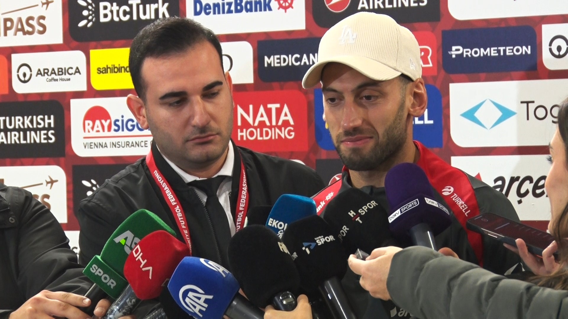 Hakan Çalhanoğlu Kurtlar Vadisi Müziği Eşliğindeki Tezahürat Bizi Etkiledi (1)