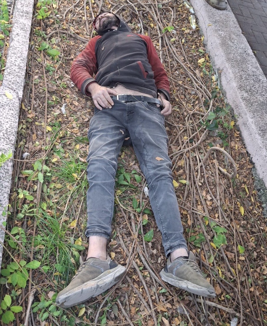 Hastane Bahçesinde Baygın Bulunan Şahıs Hayatını Kaybetti (2)