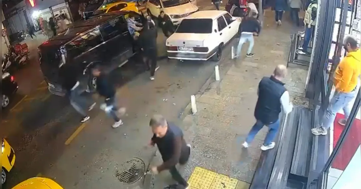 I S T A N B U L K A G I T H A N E’ D E C A D I L A R B A Y R A M I 996114 295500 Gencgazete