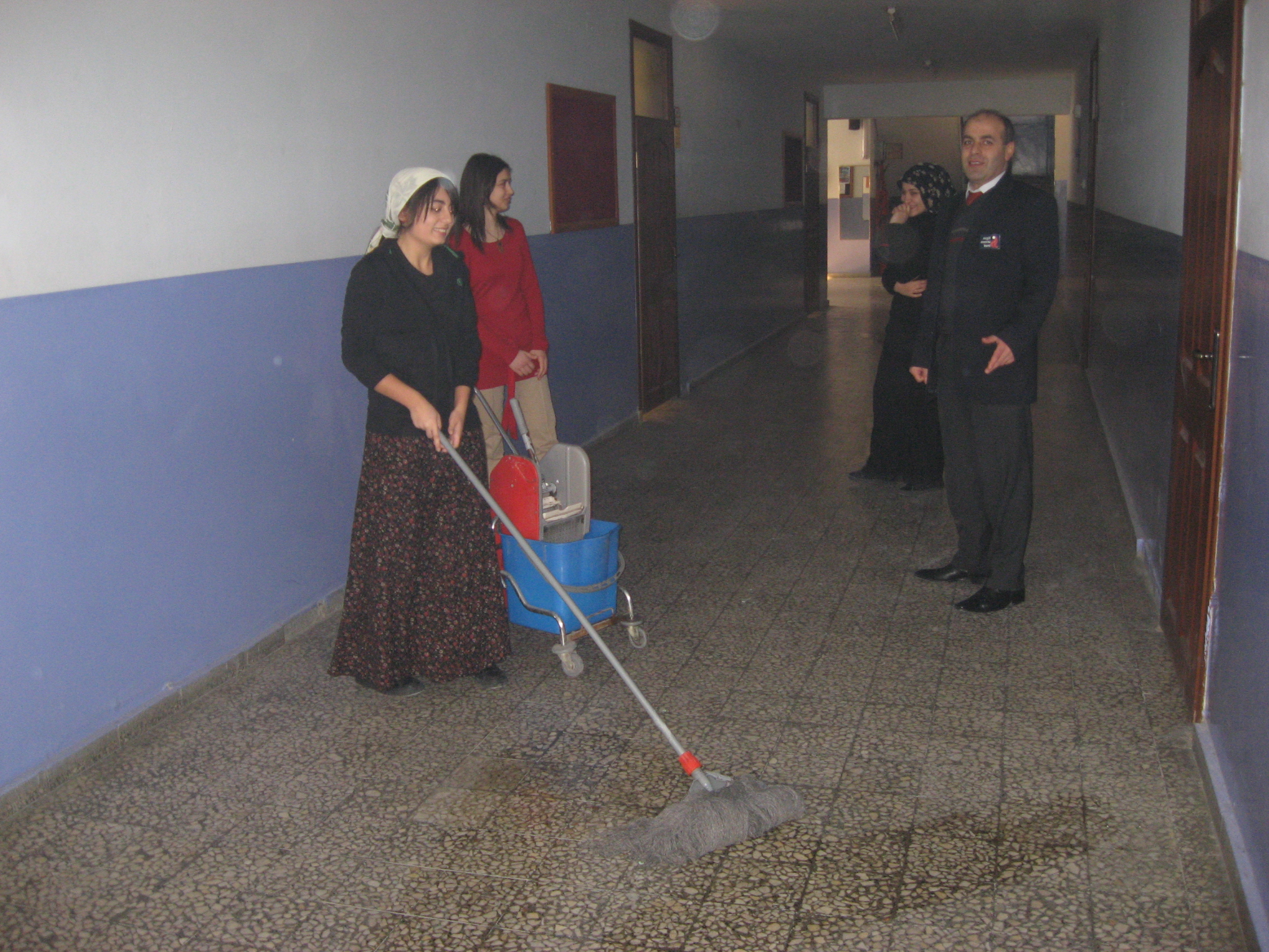 İnegöl Anadolu Lisesinde Öğrenciler 2008 Arşiv Gencgazete (1)