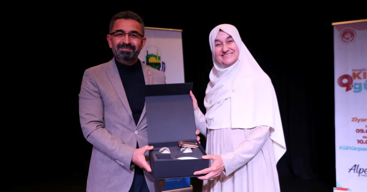 İnegöl Kitap Günleri Coşkuyla Devam Ediyor (2)