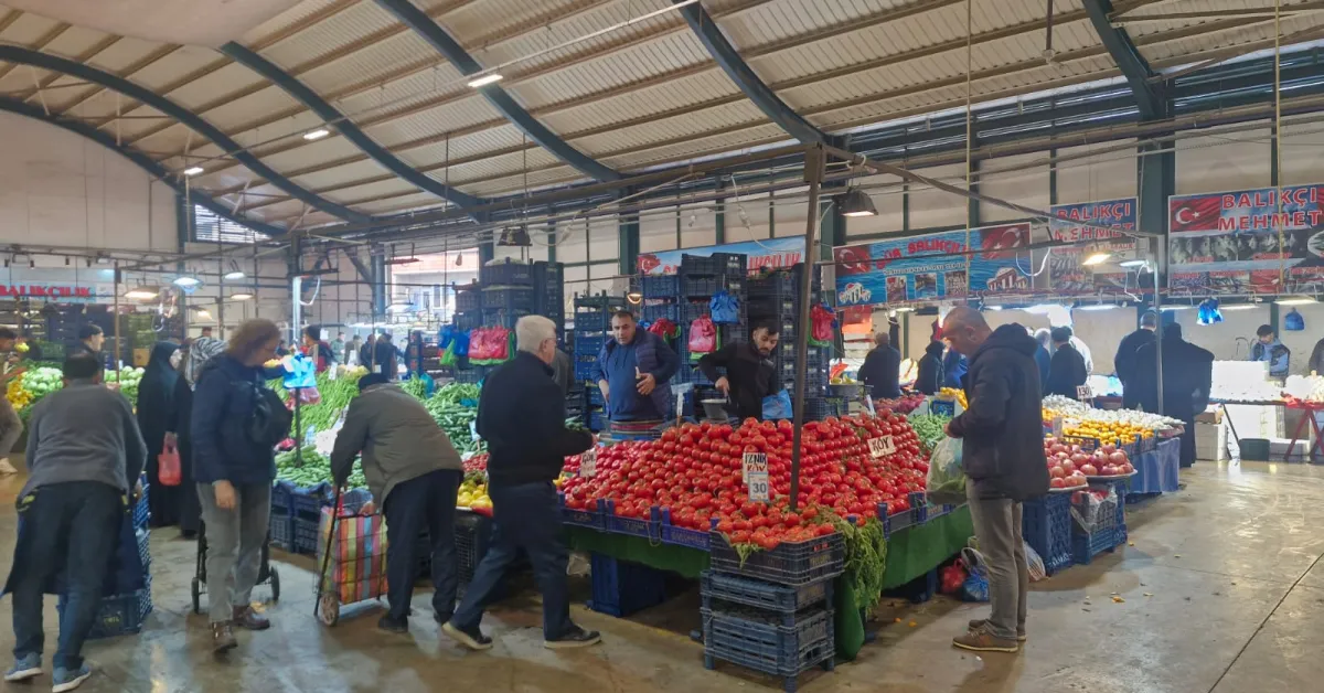 İnegöl Perşembe Pazarında Sebze Ve Meyve Fiyatları (2)