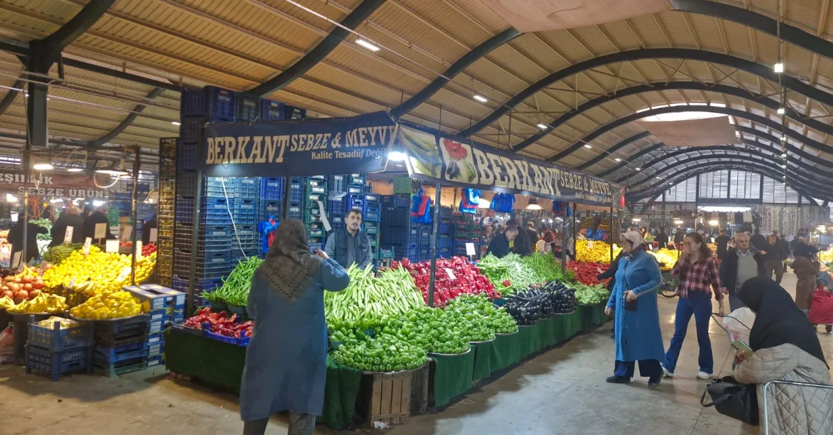 İnegöl Perşembe Pazarında Sebze Ve Meyve Fiyatları (3)