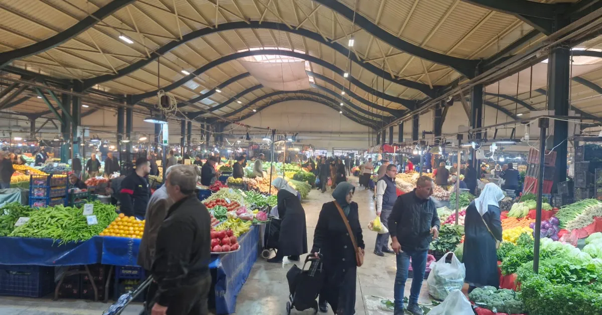 İnegöl Perşembe Pazarında Sebze Ve Meyve Fiyatları (4)