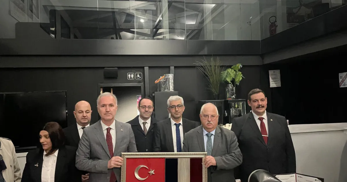 İnegöl Ve Cenon Kardeş Şehir Protokolünü Fransa’da Yeniledi (2)