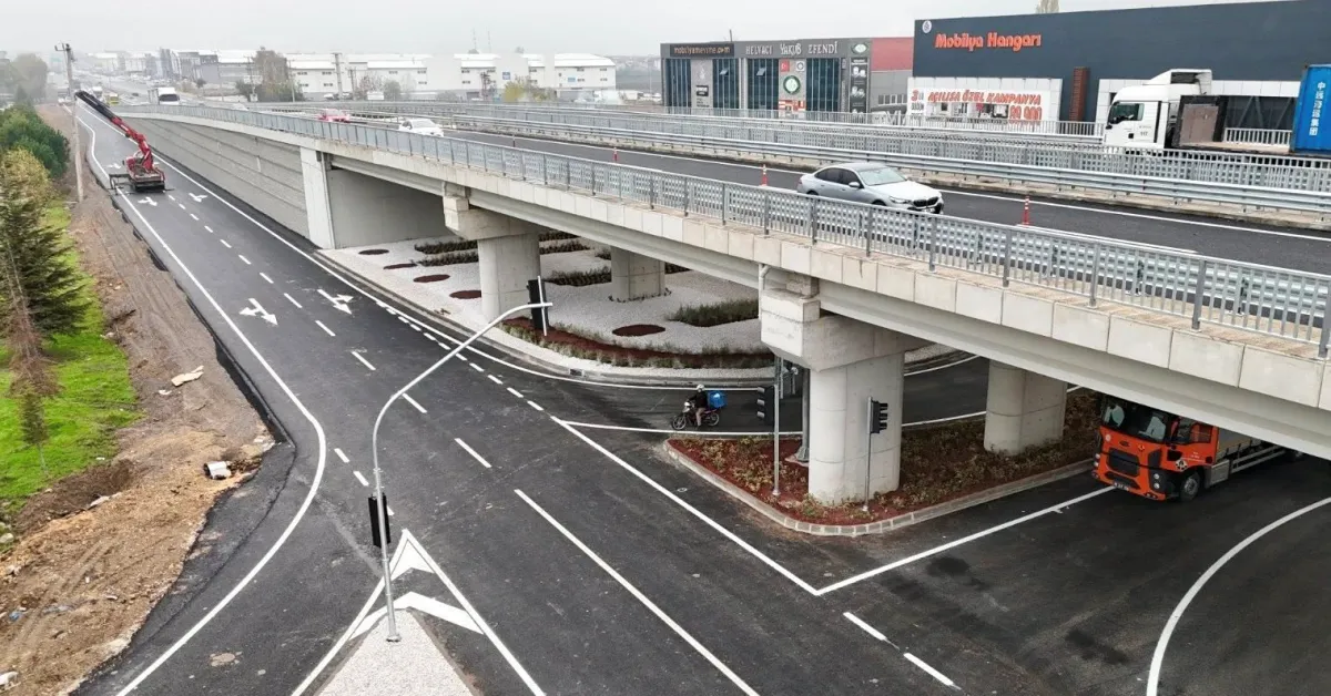 İnegöl’de Ağaç İşleri Köprülü Kavşağı Açıldı (1)