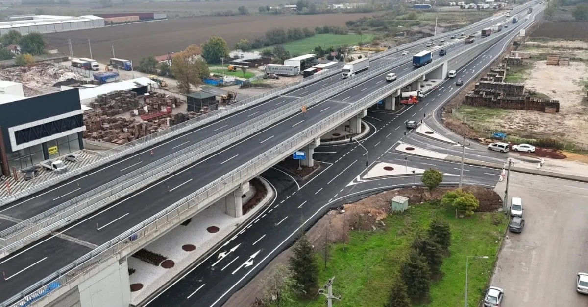 İnegöl’de Ağaç İşleri Köprülü Kavşağı Açıldı (2)