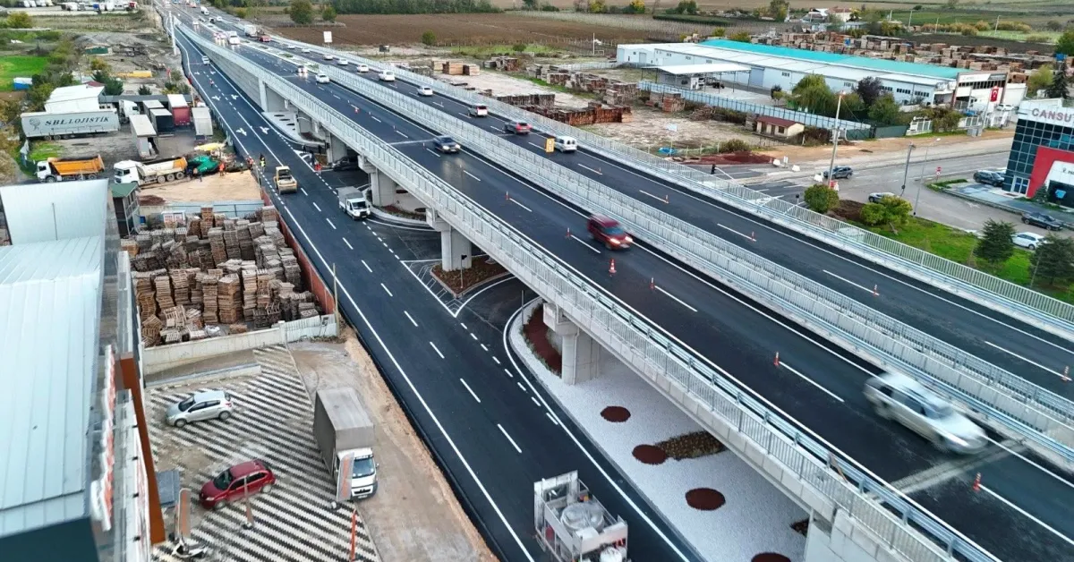 İnegöl’de Ağaç İşleri Köprülü Kavşağı Açıldı (3)