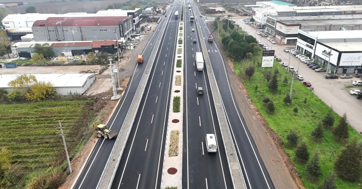 İnegöl’de Ağaç İşleri Köprülü Kavşağı Açıldı (4)