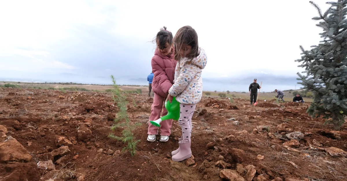 İnegöl’de Binlerce Fidan Toprakla Buluştu (11)
