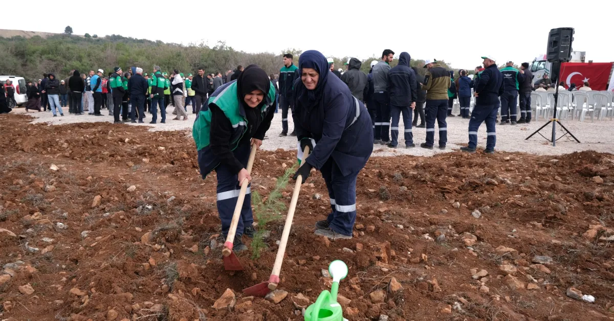 İnegöl’de Binlerce Fidan Toprakla Buluştu (9)