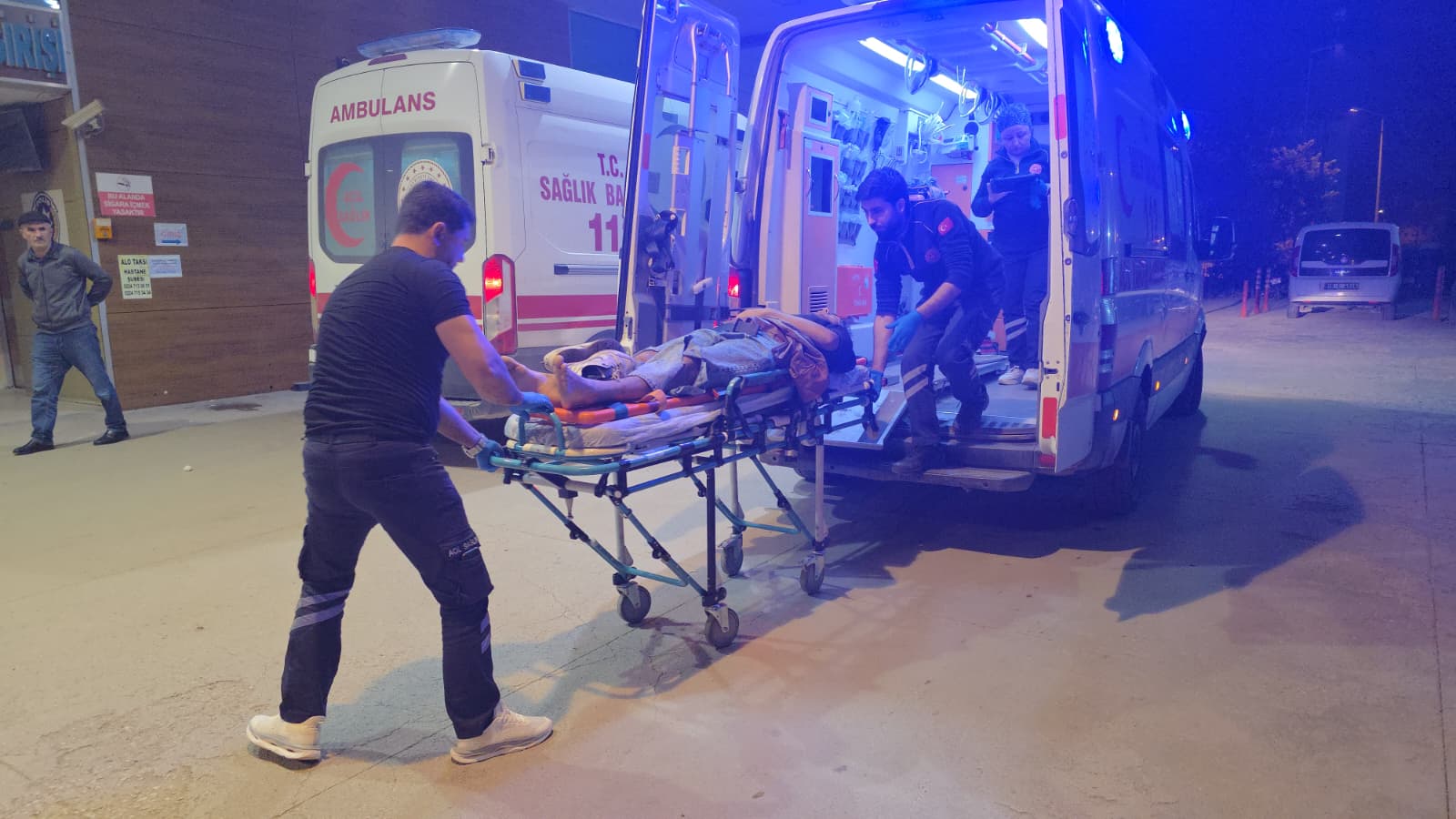 İnegöl’de Feci Kaza! Otomobil Ile Motosiklet Çarpıştı (1)