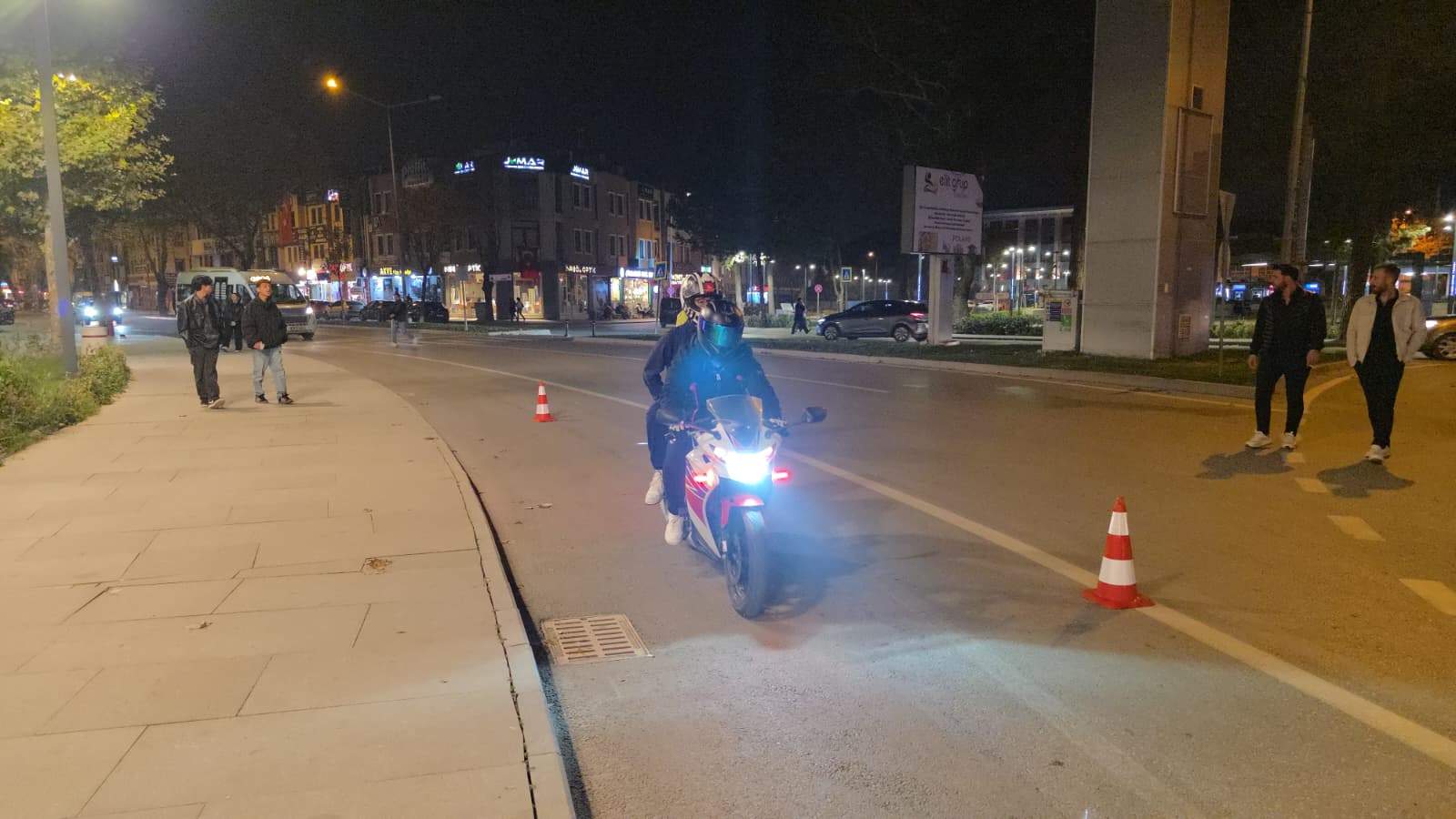 İnegöl’de Motosiklet Denetimi! Yeni Yasa Sahada Uygulanıyor (2)