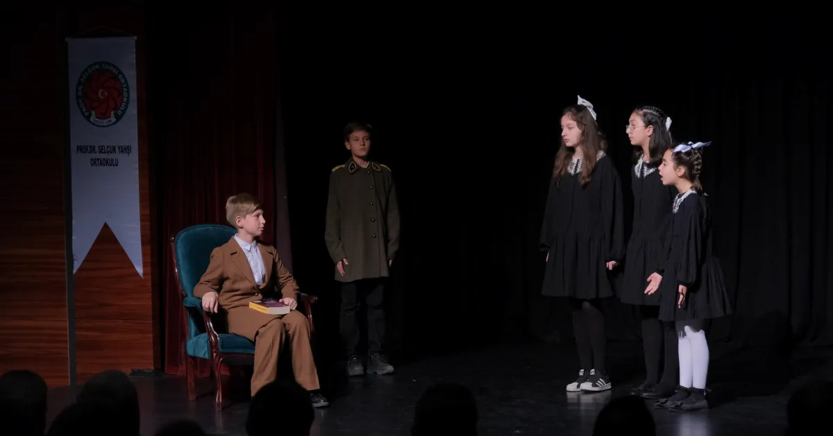 İnegöl’de Öğretmenler Günü Törenlerle Kutlandı (7)