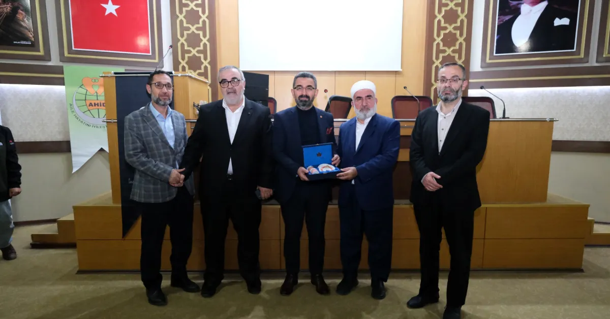 İnegöl'de Tesettür Ve Mahremiyet Semineri Aile Okulu'nun Gündemi Oldu (2)