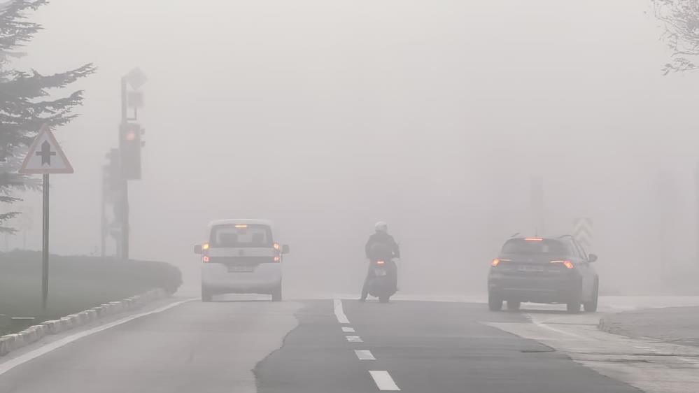 İnegöl’de Yoğun Sis Hayatı Felç Etti! (4)