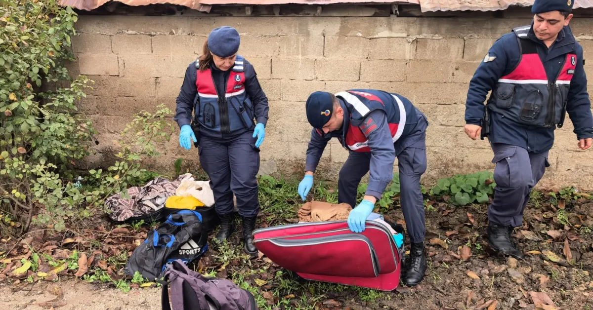 İnegöl’de Yol Kenarındaki Valizler Paniğe Neden Oldu (1)