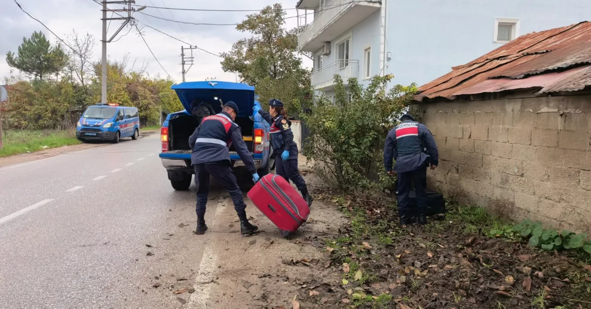 İnegöl’de Yol Kenarındaki Valizler Paniğe Neden Oldu (2)