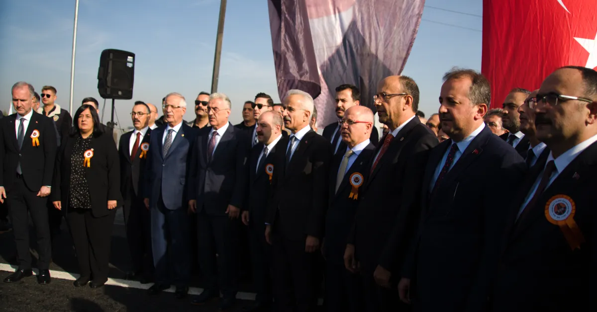 İnegöl'deki Dev Proje Hizmete Girdi! Bakan Uraloğlu Hızlı Tren Tarihini İnegöl'den Verdi.. (4)