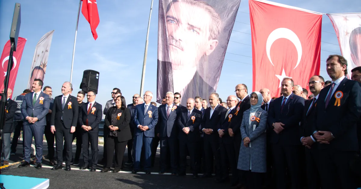 İnegöl'deki Dev Proje Hizmete Girdi! Bakan Uraloğlu Hızlı Tren Tarihini İnegöl'den Verdi.. (6)