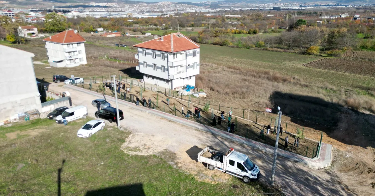 İnegöllü Gençlerden Örnek Davranış 32 Fidan Toprakla Buluşturuldu (1) Gencgazete