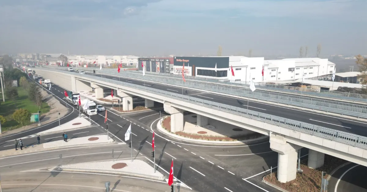 İnegöl’ün Yeni Kavşağı Hizmete Açıldı (4)