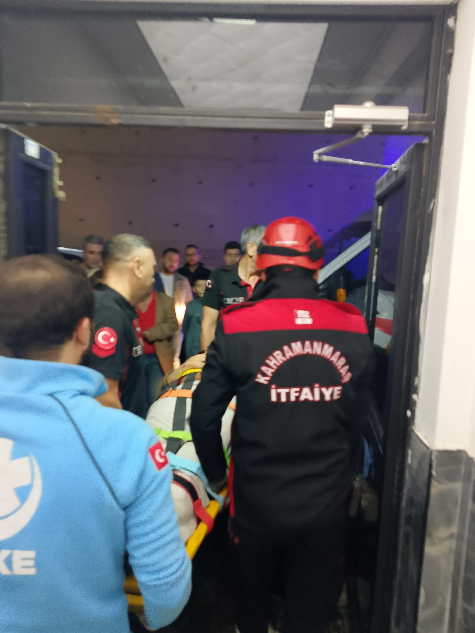 Kahramanmaraş’ta Bir Apartmanda Asansörün 6. Kattan Eksi Üçüncü Kata Düşmesi Sonucu 1 Kişi Yaralandı. (2)