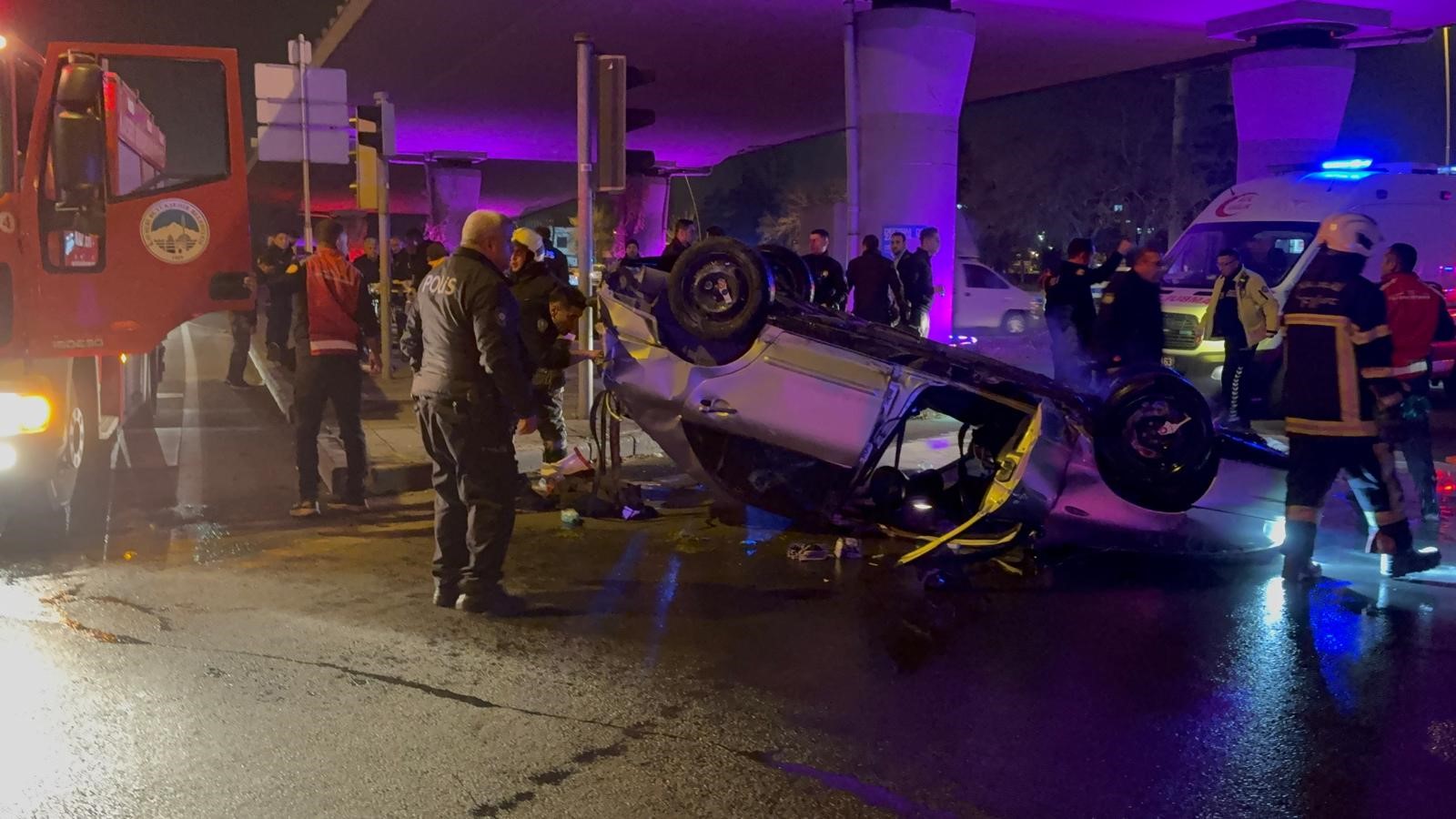 Kayseri’de Polisten Kaçan Otomobil Takla Attı, Araç Alev Aldı. (1)