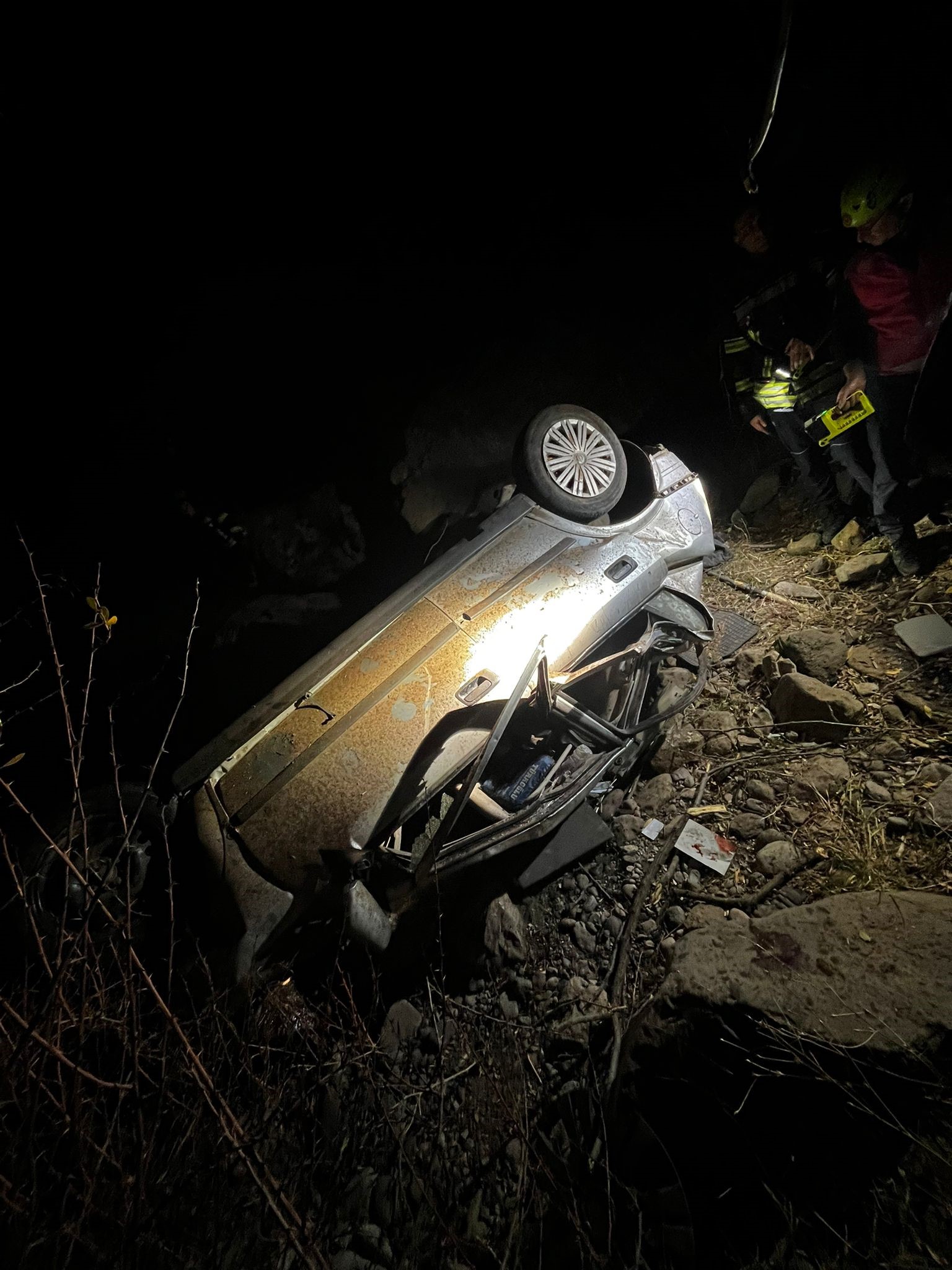 Kayseri’nin Talas Ilçesinde Derevenk Viyadüğü Yakınlarında 200 Metrelik Uçuruma Düşen Otomobilde Sürücü (2)