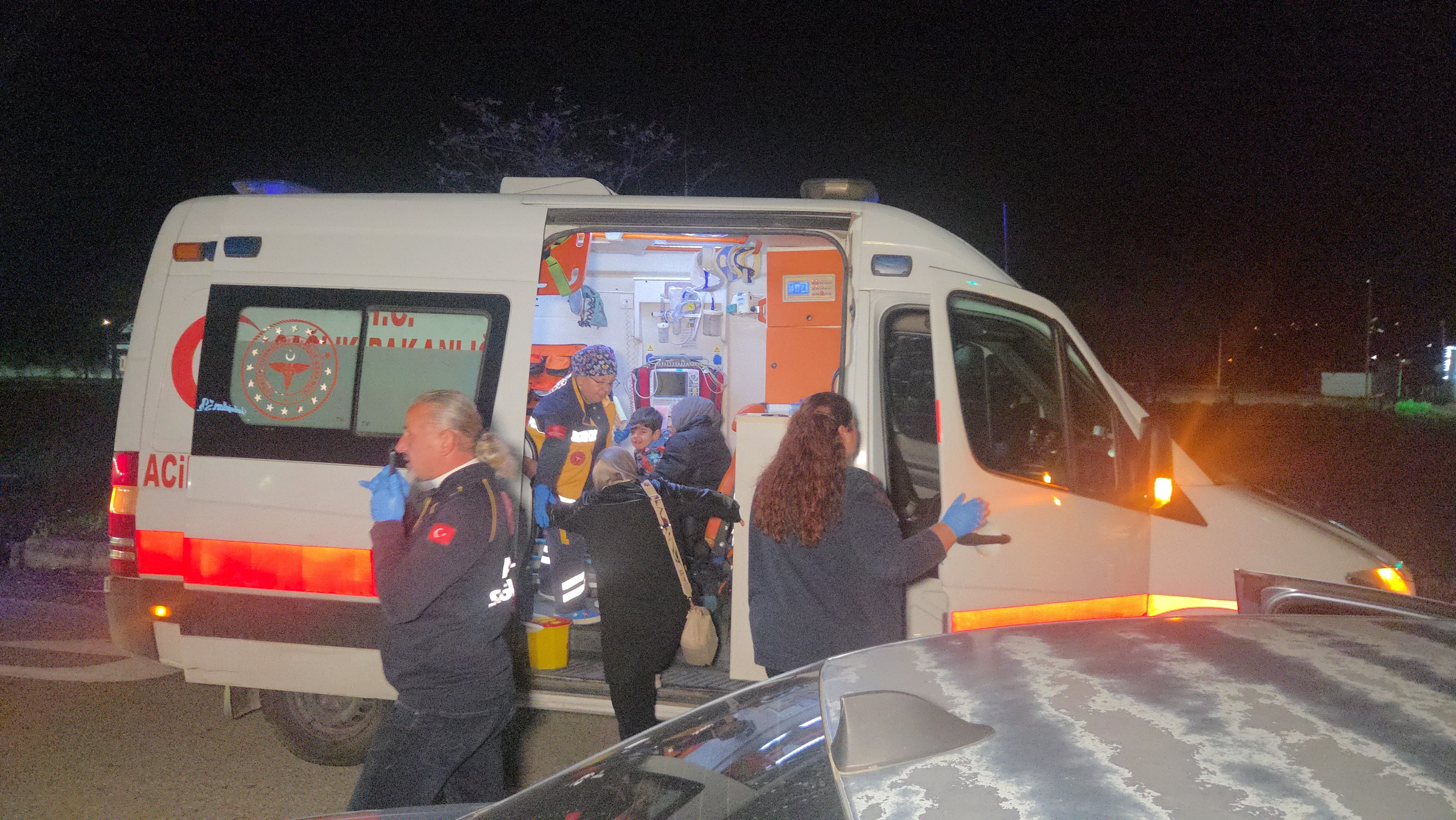 Kırmızı Işıkta Duran Otomobile Arkadan Çarptı (1)