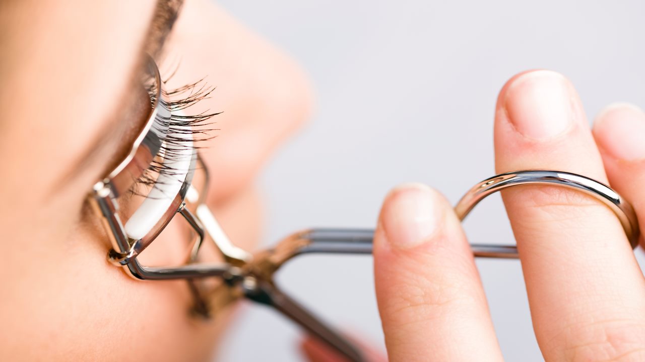 Kirpik Makası Kullanmak Zararlı Mı Hangi Durumlarda Tehlike Oluşturabilir (1)