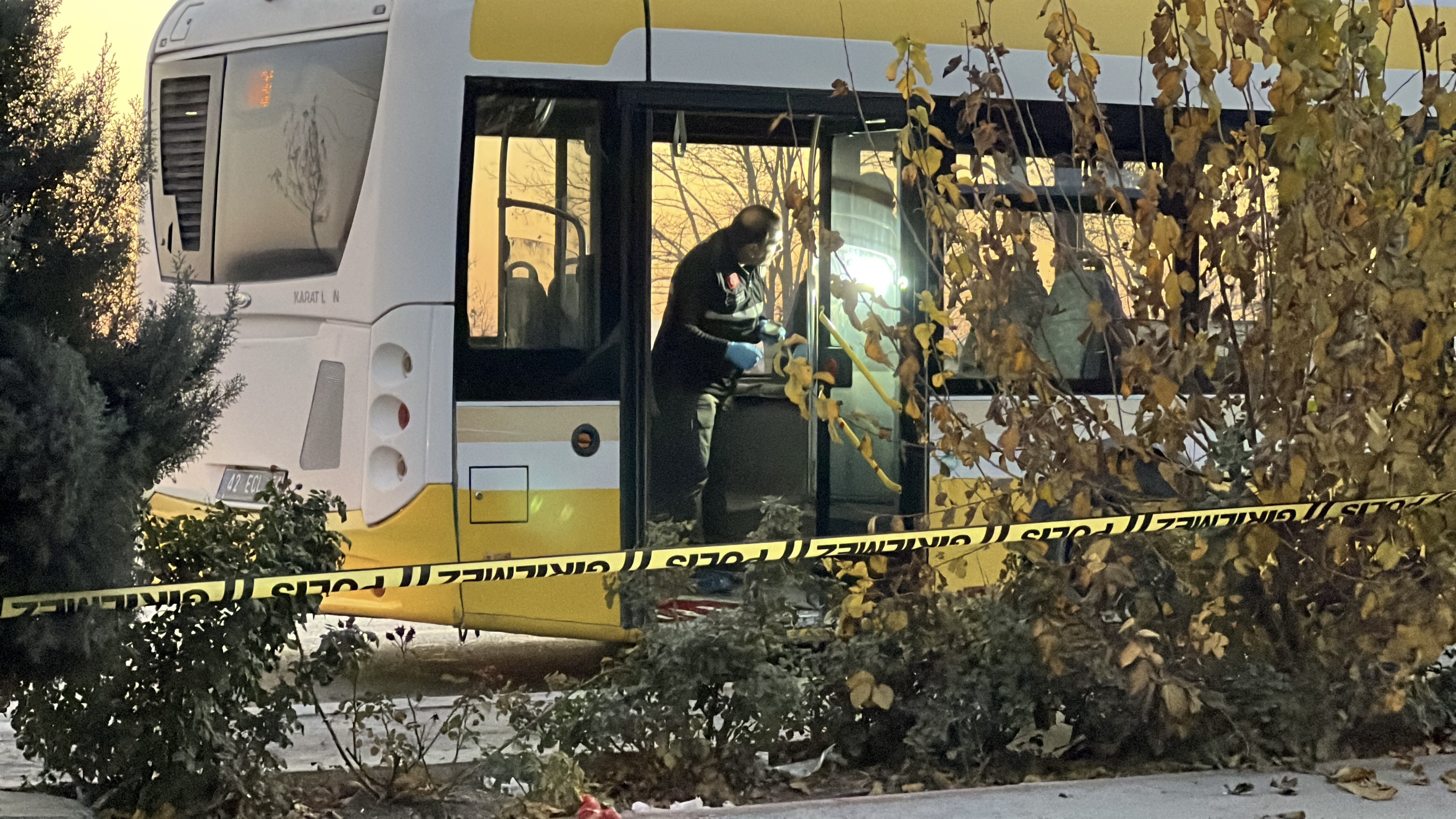 Otobüsteki Tartışmada Bıçaklanan Genç Ağır Yaralandı (1)