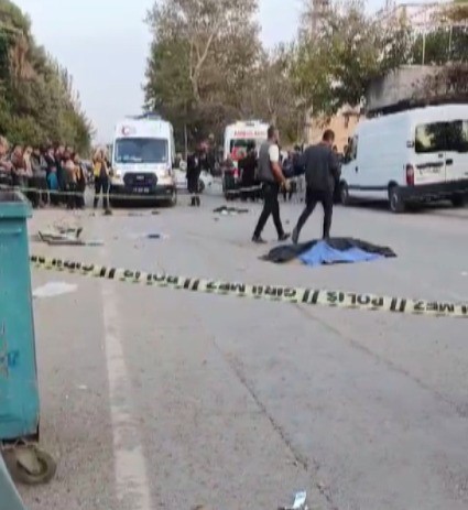 Otomobilin Çarptığı Çocuk Hayatını Kaybetti (2)