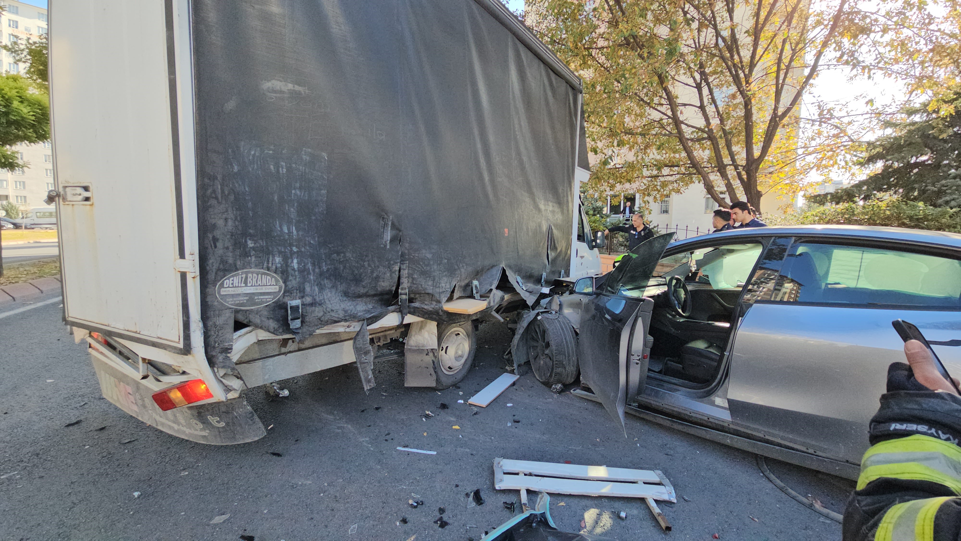 Otomobilini Hızını Denerken Perte Çıkardı (5)