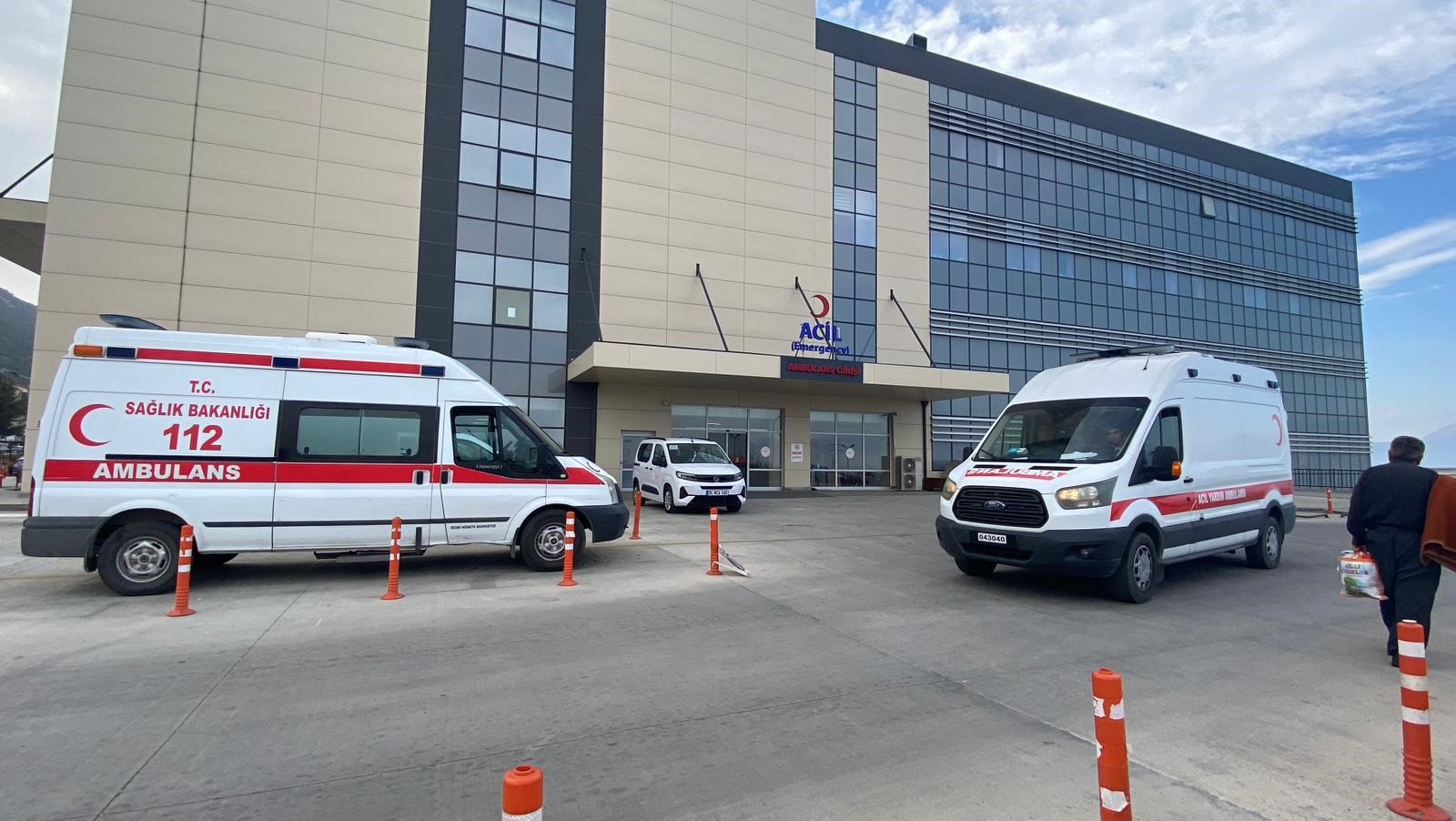 Özel Okulda Öğle Yemeği Sonrası 33 Öğrenci Ve 1 Öğretmen Hastanelik Oldu (1)