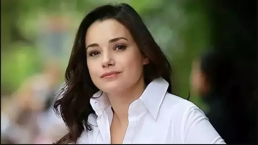 Özgü Namal Trafi̇k Kazasi Geçi̇rdi̇! (1)