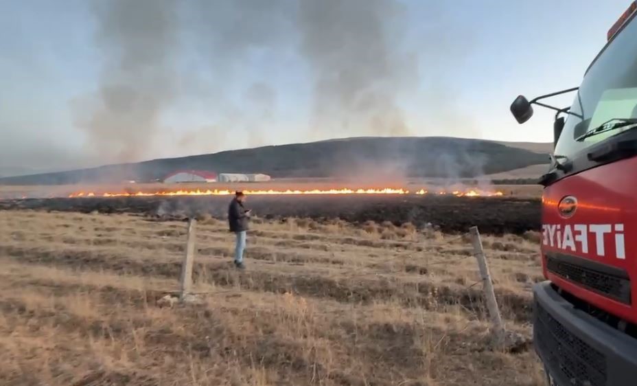 Putka Gölü'nde Çıkan Yangın Korkuttu (1)