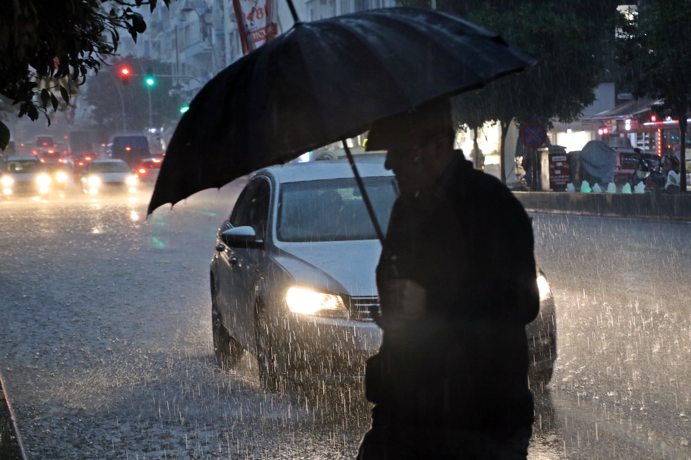 Sarı Alarm Ile Uyarılan Antalya’da Sağanak Etkisini Gösteriyor (2)