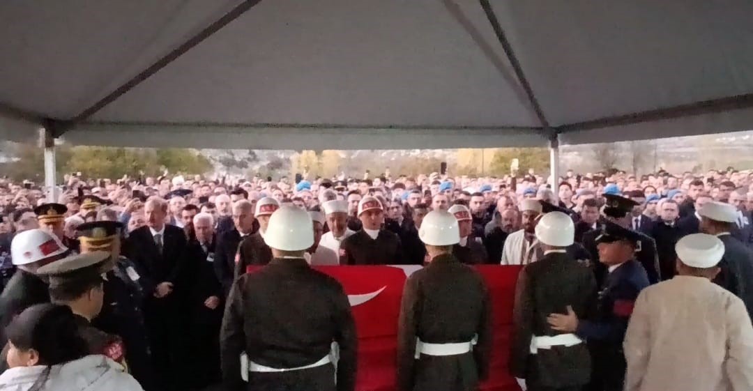 Şehit Astsubay Ramazan Yağız, Bursa'da Son Yolculuğuna Uğurlandı (1)-1