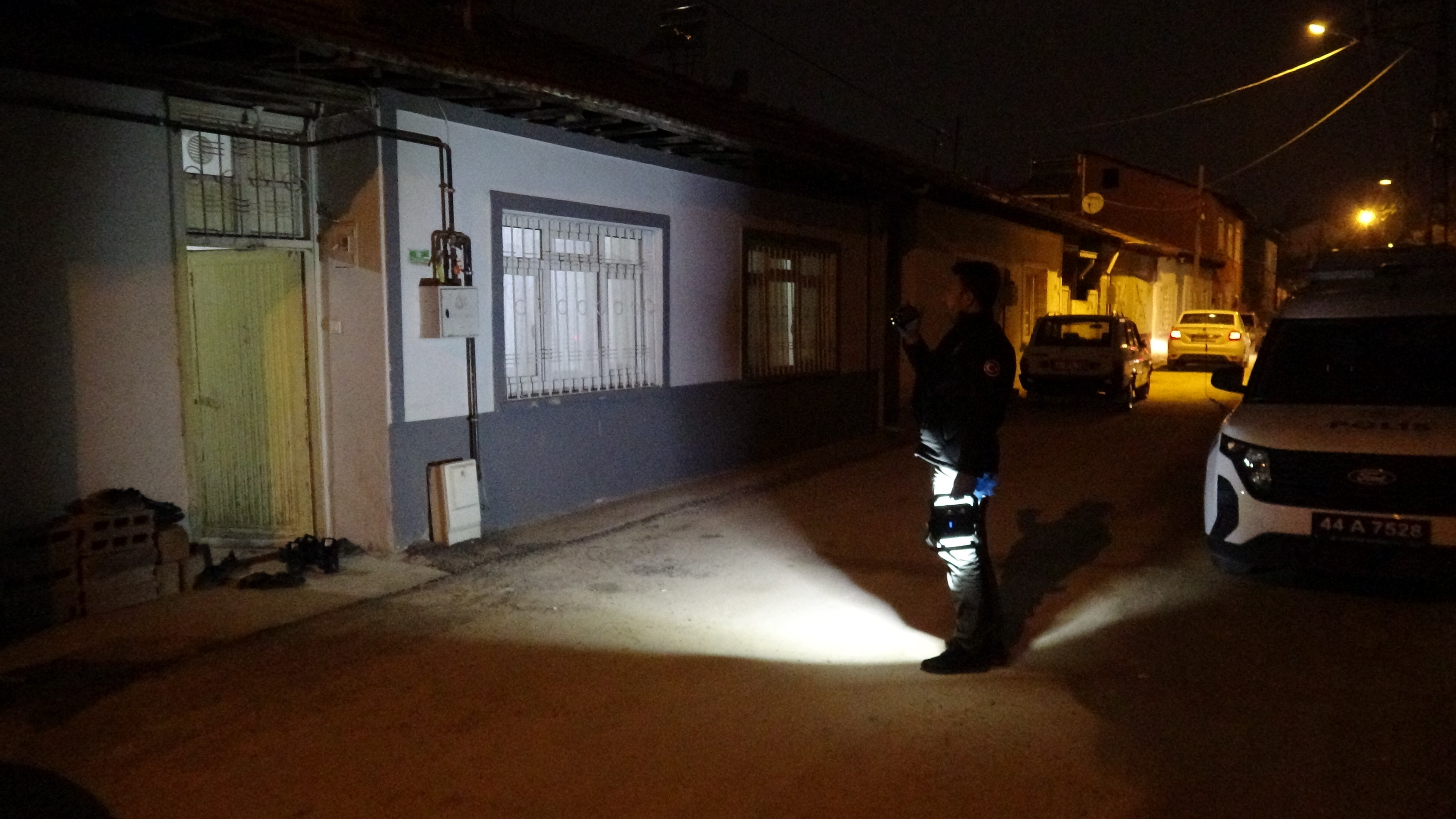 Sofra Bezi Silkelerken Düşerek Yaralanan Ve Kalbi Duran Kadın Hayata Döndürüldü (2)