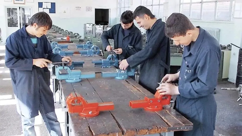 Staj Ve Çıraklık Mağdurları Için Yasa Teklifi Tbmm’de (1)