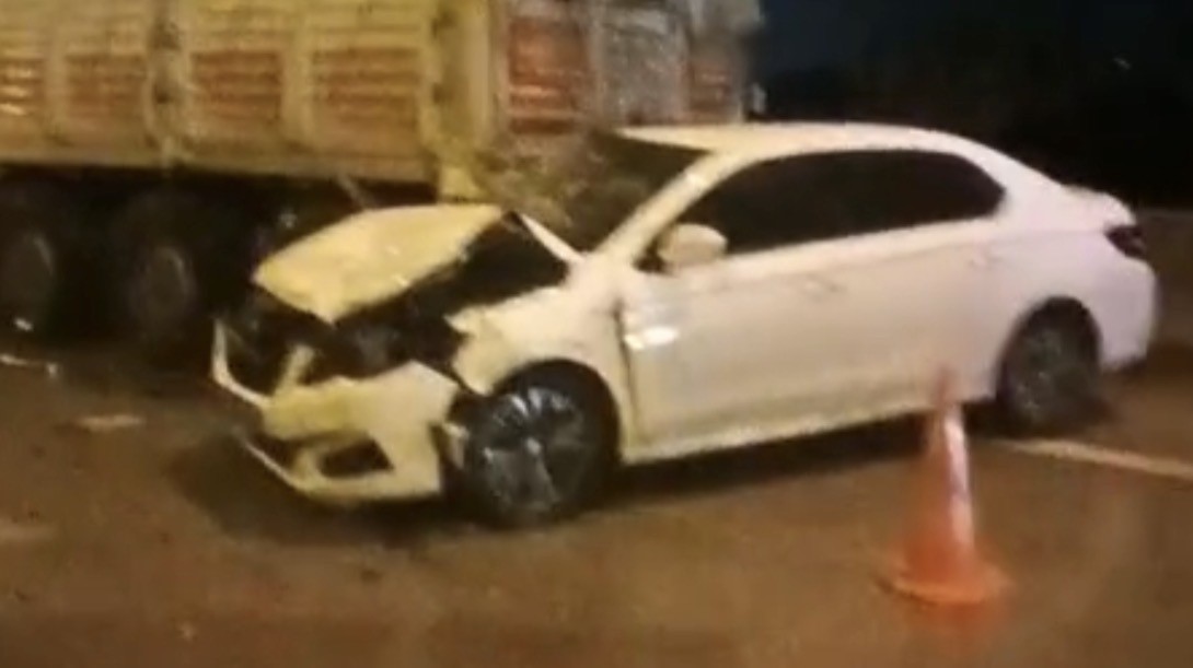 Tarsus Adana Gaziantep Otoyolu'nda 12 Araç Zincirleme Kazaya Karıştı (1)